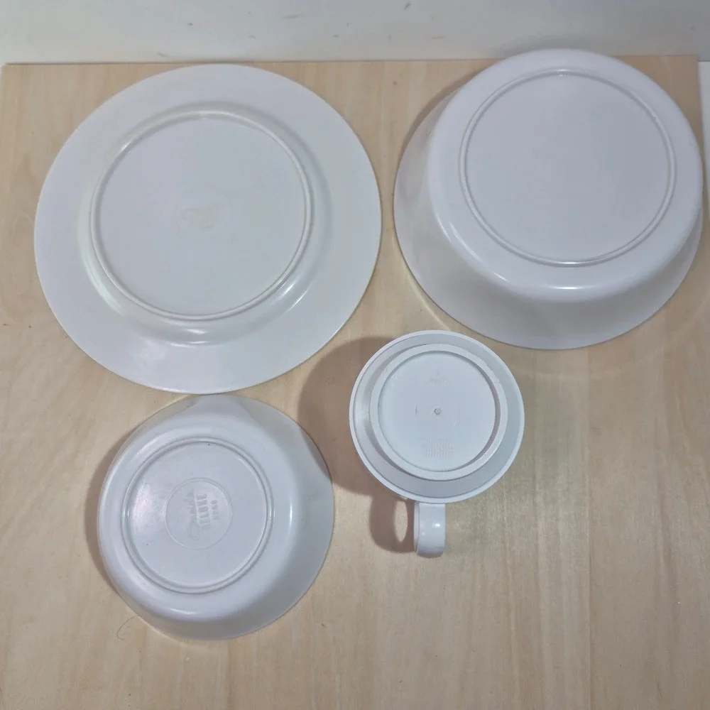 Vintage Raggedy Ann and Andy Melamine Dinnerware Set‎ 4 Pieces Kids